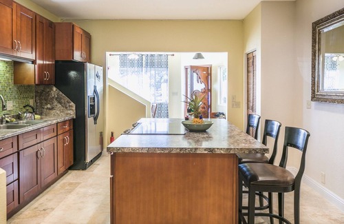 Kaimuki Appartement | Les clients sont sûrs de profiter de vacances inoubliables dans cet appartement entièrement meublé.