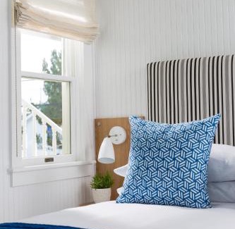 Newbury Hôtel | Blue - Inn on the Beach