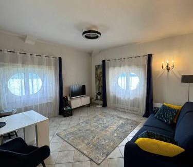 Gonte Appartement | Blue Lake View