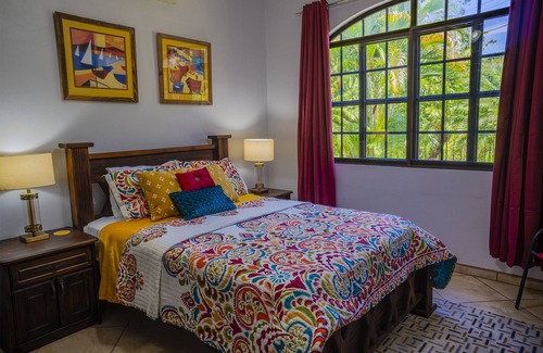 Las Olas Beach Community Maison | Blue Mimosa House Located in Hills of Esterillos Oeste