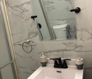 Romulus Maison | Blue MiniCastle, NEXT 2 DTW, 3BR