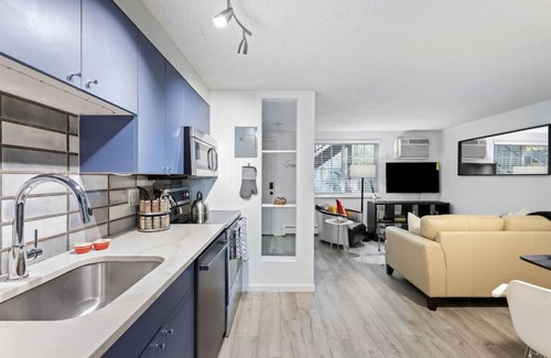 Englewood Appartement | Blue Moon Extended stays w/Casper Mattress