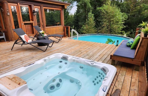 Fiddler Lake Resort Chalet De Ski | Blue Moose : spa , piscine et accès lac