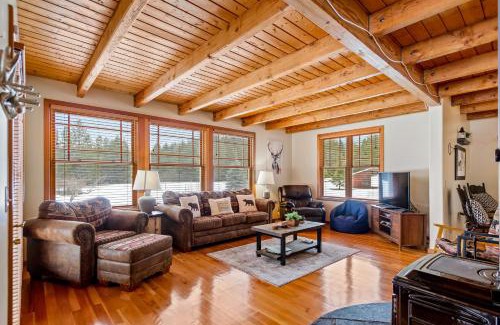 Sagle Maison | Blue Raven Mountain Home