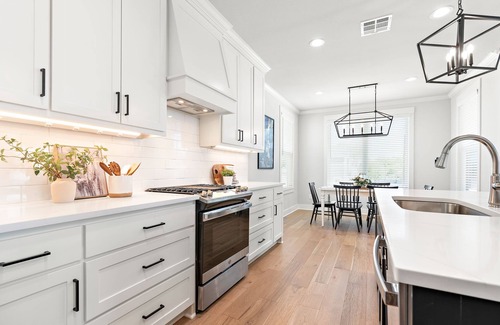 Waco Maison | Blue Retreat on 5th - 3.5 Bathrooms!