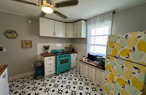Old Southwest Appartement | Blue Ridge Bliss - Historic Roanoke Apt Near Carilion & Downtown - Pet Friendly