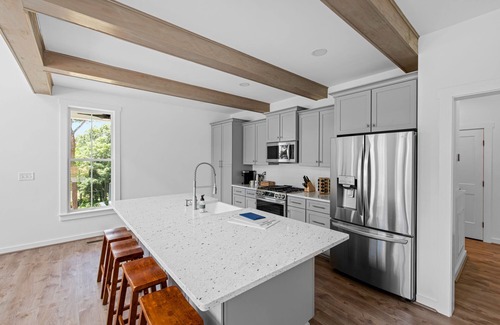 Afton Maison | Blue Ridge Mountain Views - Heart of VA Wine Country