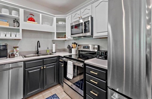 Frank Maison | Blue Ridge View Pet Friendly, Deck, Grill