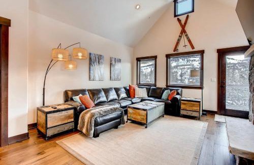 Willow Grove Appartement | Blue River Condo Unit 203