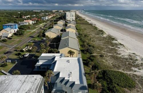 Southern Shores Maison | Blue Skies Oceanfront 2 bedroom townhouse