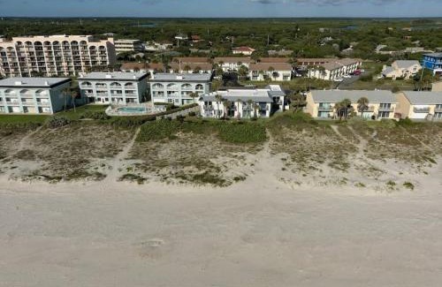 Southern Shores Maison | Blue Skies Oceanfront 2 bedroom townhouse