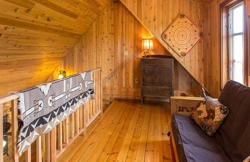 Sequim Cabine | Maison en bois sur mesure de 5 acres adjacente à une réserve d'oiseaux sauvages