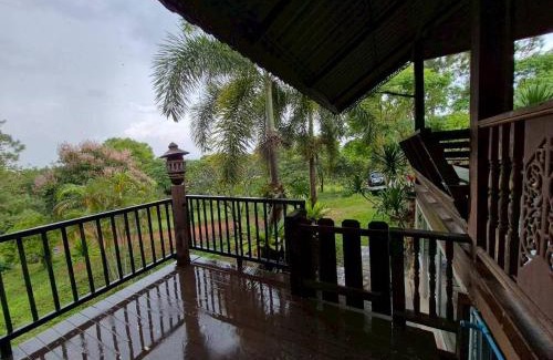 Kaset Sombun Maison | Blue Sky Hills Home Stay
