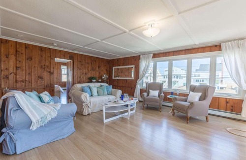 Salisbury Maison | Blue Star