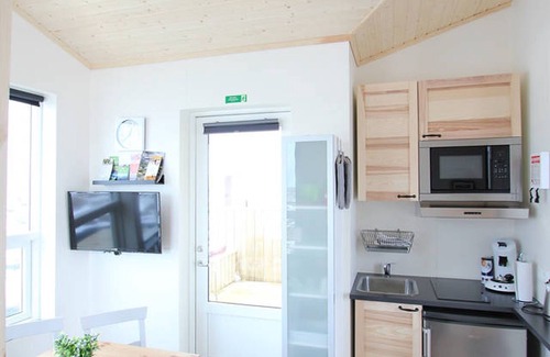 Reykholt Cabine | Blue View Cabin 3B with Hot Tub