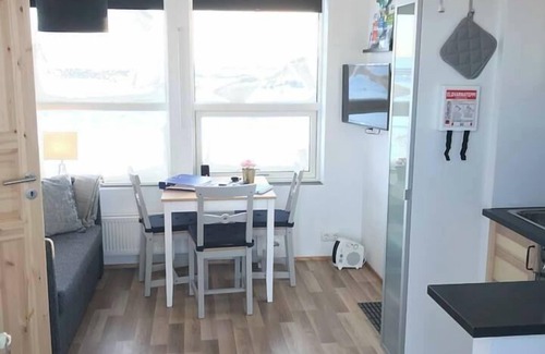 Reykholt Cabine | Blue View Cabin 3B with Hot Tub