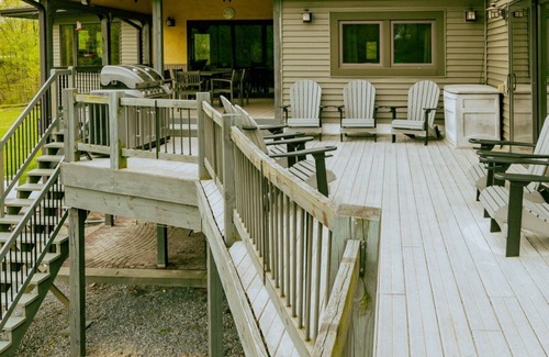 Allenwood Cabine | BLUE WATER LODGE ~ Sleeps 30 ~ Stunning Pond w/ Fish