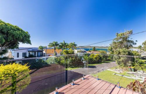 Salamander Bay Maison | Blue Waters 7 Cook St - Dog Friendly and Water Views