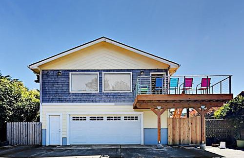 Agate Beach Maison | Blue Waves Overlook