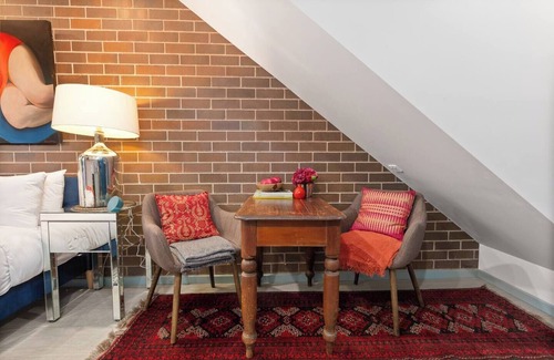 Petersham Appartement | Blue Willow Cosy Hideaway with Everyday Comfort