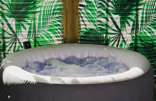 Evesham Maison | Bluebell Cabin
