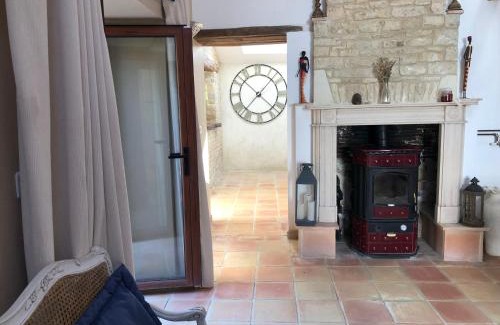 Saleignes Maison | Bluebell cottage