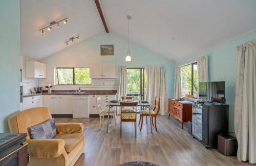 Onemana Maison | Bluebird Bach - Onemana Holiday Home
