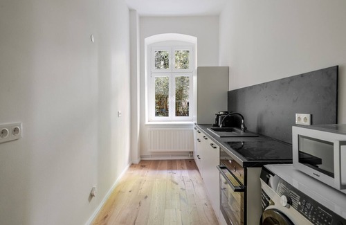Alt-Treptow Appartement | Blueground | Alt-Treptow, view, nr Treptower Park