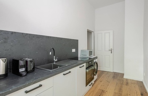 Alt-Treptow Appartement | Blueground | Alt-Treptow, view, nr Treptower Park