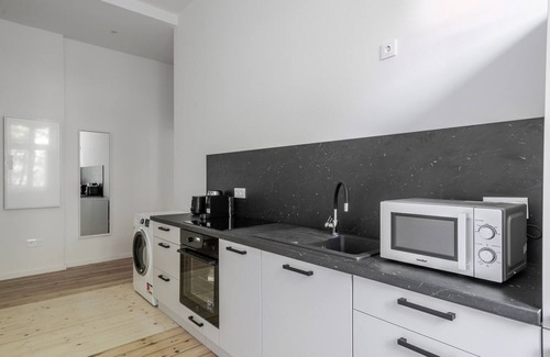 Alt-Treptow Appartement | Blueground | Alt-Treptow, balcony, nr Spreeufer