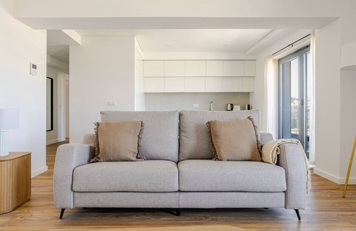 Casal da Ladeira Appartement | Blueground | Alvalade, balcony, nr Campo Pequeno