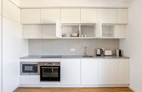 Casal da Ladeira Appartement | Blueground | Alvalade, balcony, nr Campo Pequeno