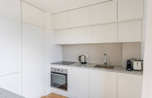 Casal da Ladeira Appartement | Blueground | Alvalade, balcony, nr Gulbenkian