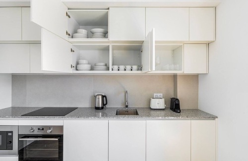 Casal da Ladeira Appartement | Blueground | Alvalade, balcony, nr Campo Pequeno