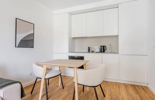 Casal da Ladeira Appartement | Blueground | Alvalade, balcony, nr Campo Pequeno