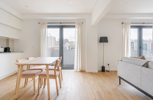 Casal da Ladeira Appartement | Blueground | Alvalade, balcony, nr Campo Pequeno