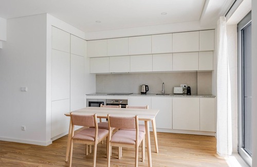 Casal da Ladeira Appartement | Blueground | Alvalade, balcony, nr Campo Pequeno