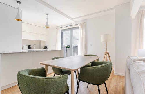 Casal da Ladeira Appartement | Blueground | Alvalade, balcony, nr Campo Pequeno