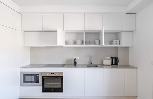 Casal da Ladeira Appartement | Blueground | Alvalade, balcony, nr Campo Pequeno