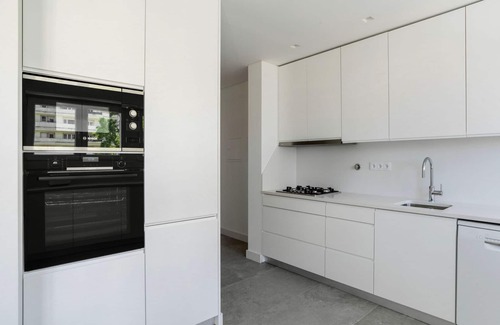 Alvalade Appartement | Blueground | Alvalade, furniture, decor & kitchen