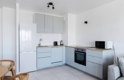 Levallois-Perret Appartement | Blueground | Anatole-France, furnished & equipped
