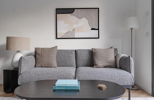 Tel Aviv Appartement | Blueground at Ramat HaHayal, Garden view, Balcony