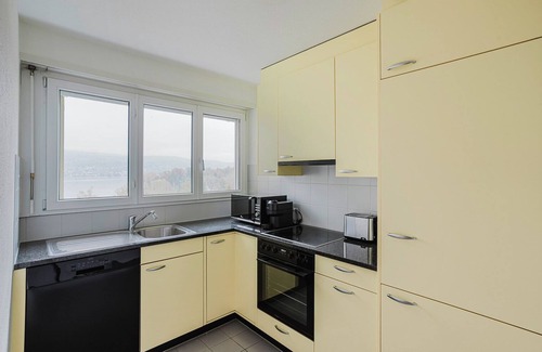 Horgen District Appartement | Blueground | Au, w/d, 3 min to market by bus