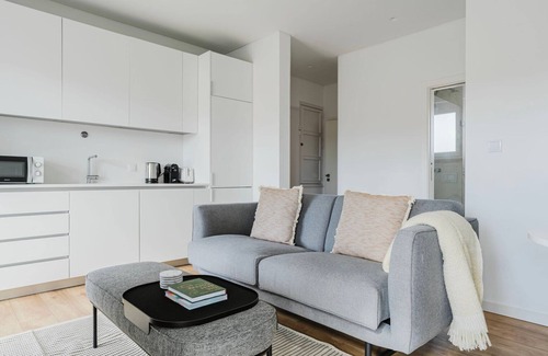 Sao Sebastiao da Pedreira Appartement | Blueground | Avenidas Novas, washer & a/c