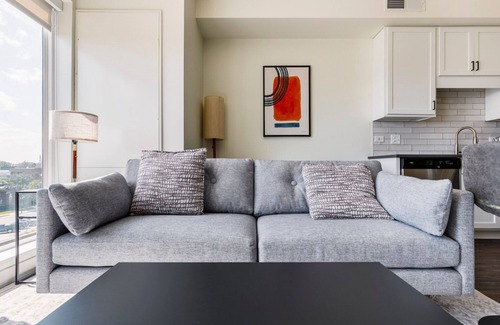 Elmhurst Appartement | Blueground | Elmhurst, pool, nr Elmhurst Art Museum