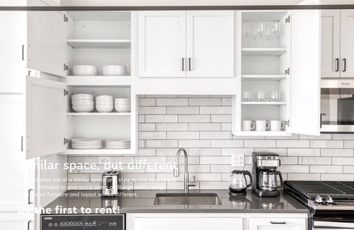 Elmhurst Appartement | Blueground | Elmhurst, pool, nr Elmhurst Art Museum