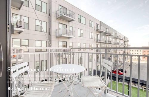 Elmhurst Appartement | Blueground | Elmhurst, pool, nr Elmhurst Art Museum