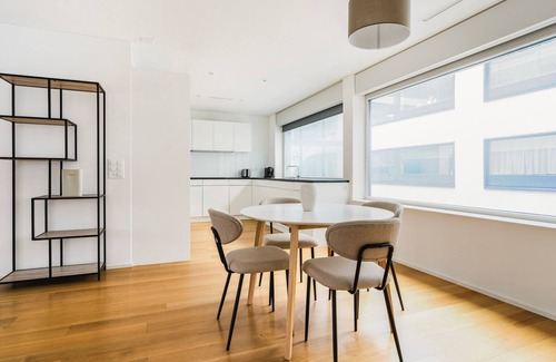 Escher Wyss Appartement | Blueground | Escher Wyss, elev & w/d, nr market