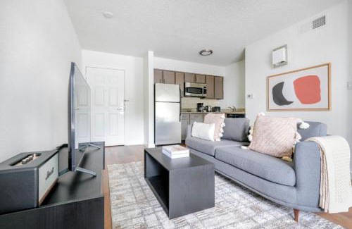 Gateway Appartement | Blueground Gateway pool gym near movies ATX-250