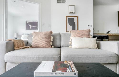 Gateway Appartement | Blueground Gateway pool gym close to shops ATX-252